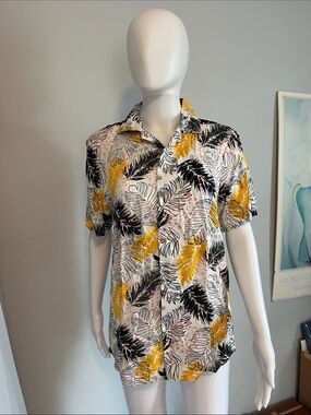 Men's Short Sleeve Tropical Button-Down Shirt - Yellow & Black Leaf Print